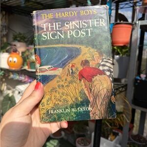 Vintage Hardy Boys: The Sinister Sign Post Book (1936)